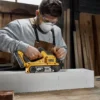 DEWALT DCW220N szlifierka taśmowa 18 V 75×533 mm DEWALT DCW220N szlifierka taśmowa 18 V 75×533 mm
