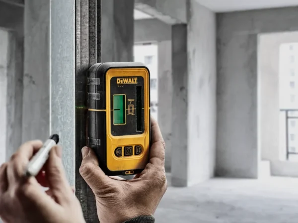 DEWALT DE0892G urządzenie pomiarowe detektor lasera z wiązką zieloną DEWALT DE0892G urządzenie pomiarowe detektor lasera z wiązką zieloną