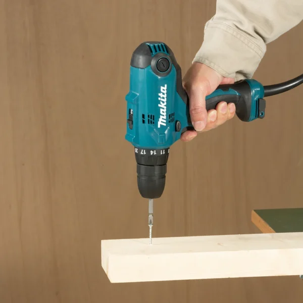 Makita DF0300 wiertarko-wkrętarka sieciowa 320 W 56 Nm Makita DF0300 wiertarko-wkrętarka sieciowa 320 W 56 Nm