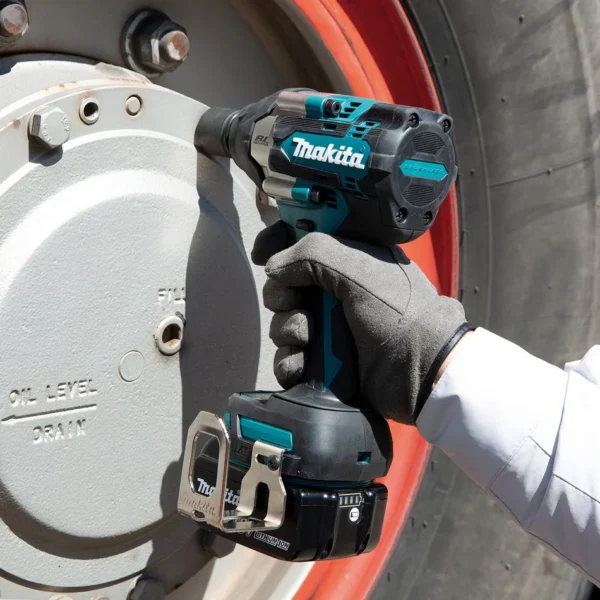 Makita DTW700RTJ klucz udarowy akumulatorowy 1 / 2'' 700 Nm 18 V LTX 2×5,0 Ah