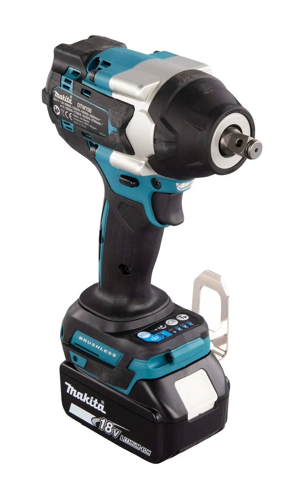 Makita DTW700RTJ klucz udarowy akumulatorowy 1 / 2'' 700 Nm 18 V LTX 2×5,0 Ah