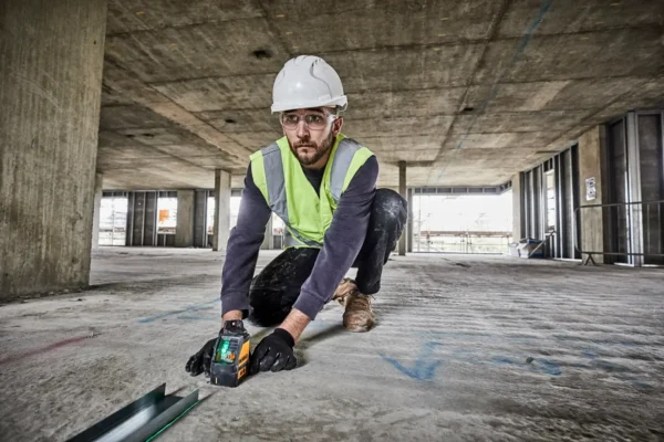 DeWALT DW088CG laser krzyżowy zielony samopoziomujący 20 m
