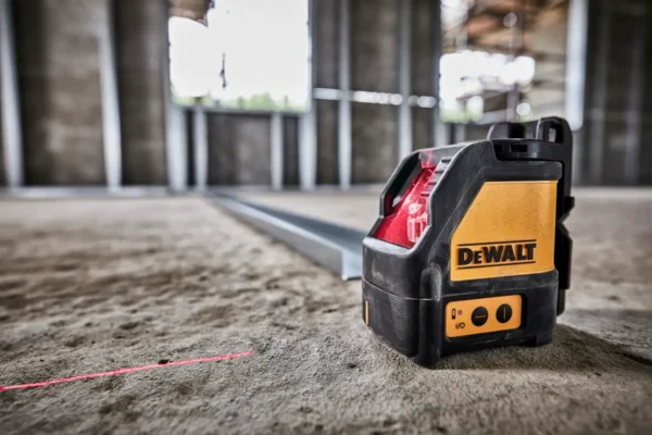 DEWALT DW088K urządzenie pomiarowe laser krzyżowy 15m czerwony