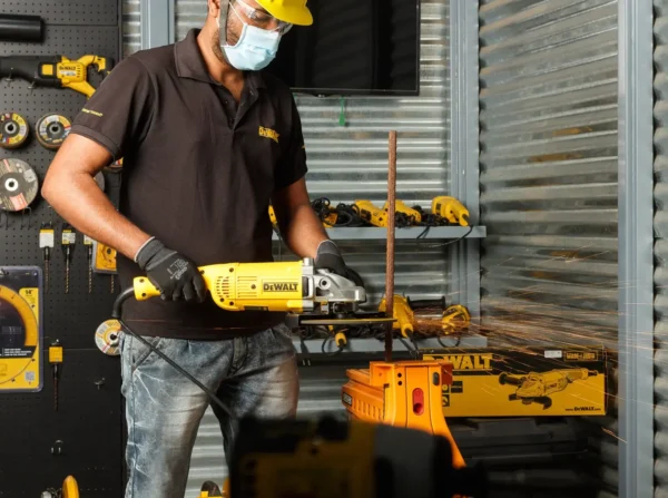 DEWALT DWE492-QS szlifierka kątowa 230 mm 2200 W