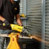 DEWALT DWE492-QS szlifierka kątowa 230 mm 2200 W