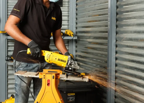 DEWALT DWE492-QS szlifierka kątowa 230 mm 2200 W