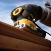DEWALT DWE6411-QS szlifierka oscylacyjna 1/4 arkusza 230 W DEWALT DWE6411-QS szlifierka oscylacyjna 1/4 arkusza 230 W