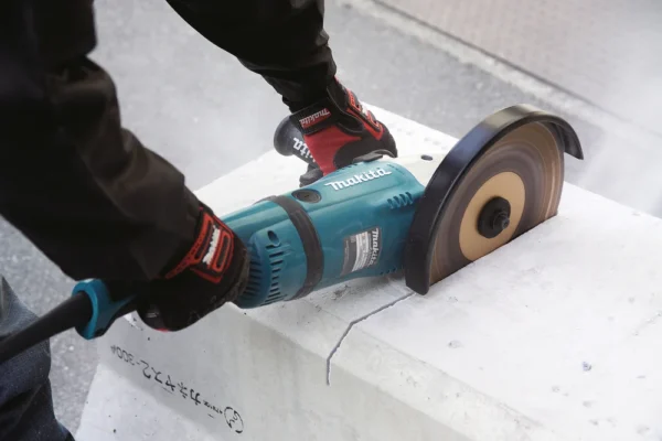 Makita GA9040R szlifierka kątowa 230 mm 2600 W z łagodnym rozruchem Makita GA9040R szlifierka kątowa 230 mm 2600 W z łagodnym rozruchem