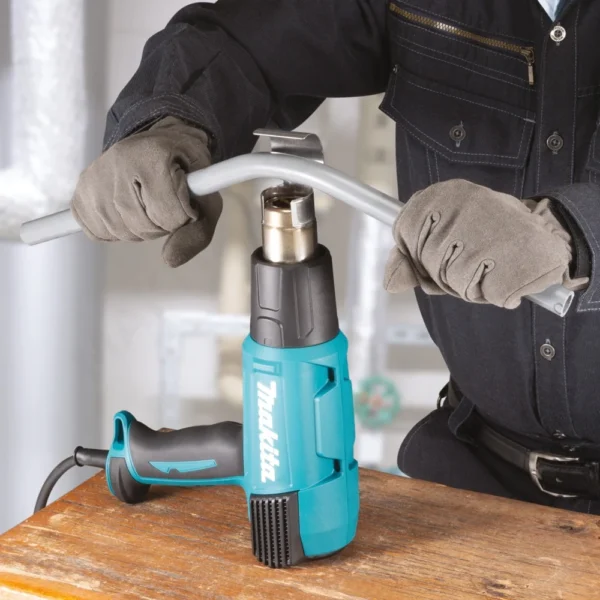 Makita HG6531CK opalarka 2000 W 50–650 °C z wyświetlaczem i dyszami