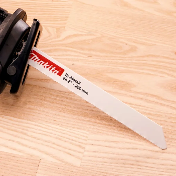 Makita P-04949 brzeszczot do pił szablastych BIM 200×0,9 mm /5szt. stal, met. kolor. 1,2-3 mm Makita P-04949 brzeszczot do pił szablastych BIM 200×0,9 mm /5szt. stal, met. kolor. 1,2-3 mm