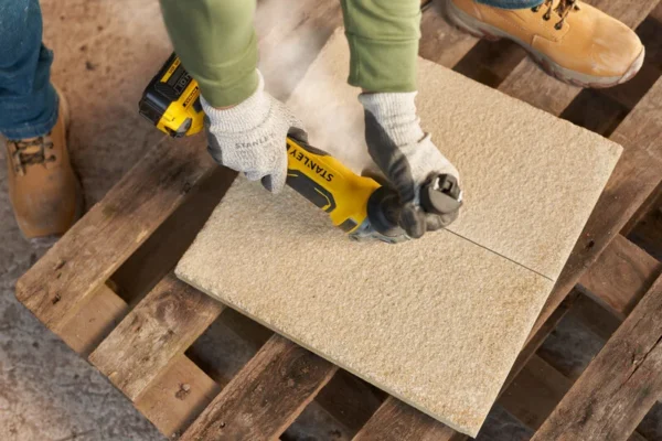 Stanley SFMCG700B-XJ szlifierka kątowa akumulatorowa 125 mm V20 18 V